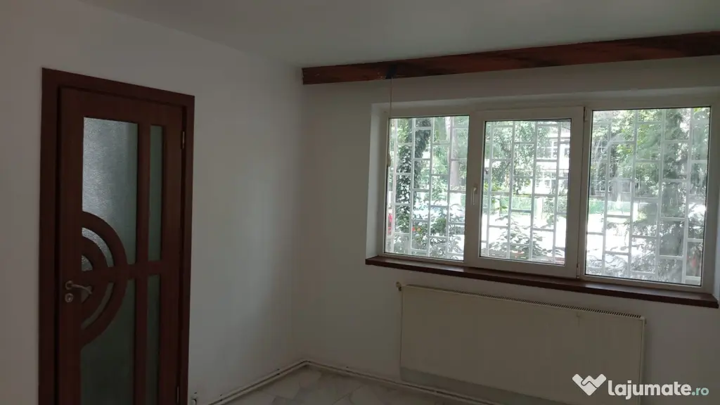 Apartament de închiriat ca spațiu comercial