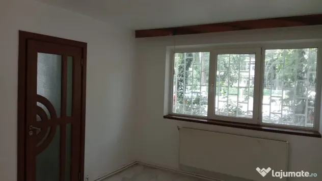 Apartament de închiriat ca spațiu comercial