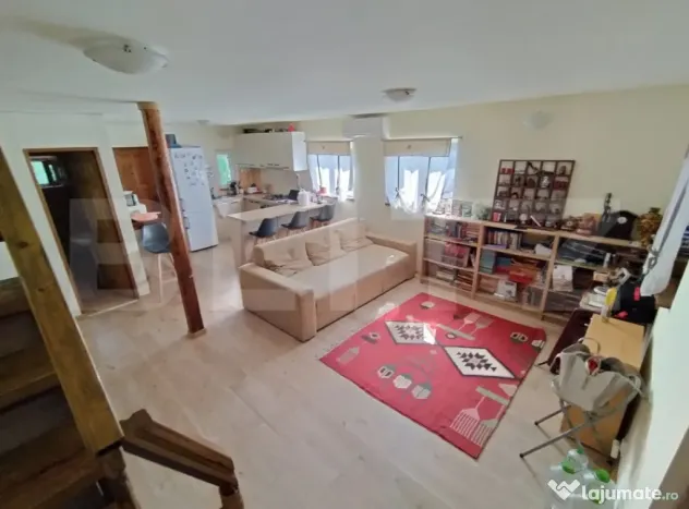 Casă de vacanță, 5 camere 100 mp utili, 3400 mp teren, zo