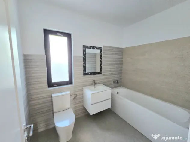 Casă de vânzare zona Sala Polivalentă