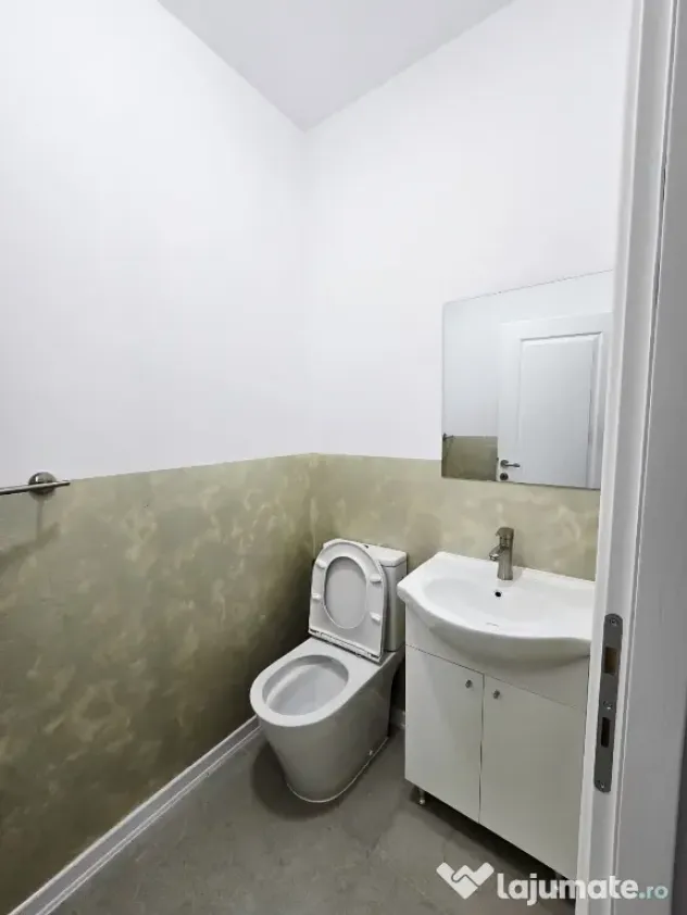 Casă de vânzare zona Sala Polivalentă