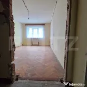 Apartament cu 3 camere, 67 mp, etaj intermediar, renovabil,