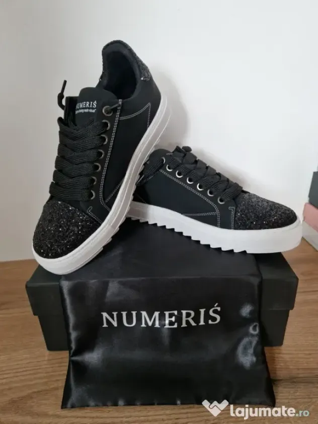 Adidași Casual Negri