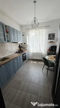 Vând apartament cu 2 camere pret negociabil str. Biruinței 