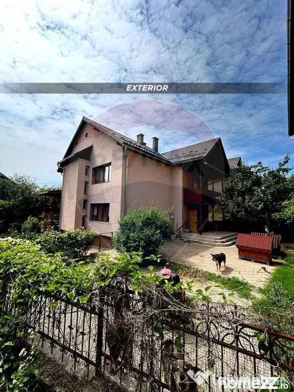 Casă individuala, cu 6 camere 250m2/ 423m2 teren zona pa...