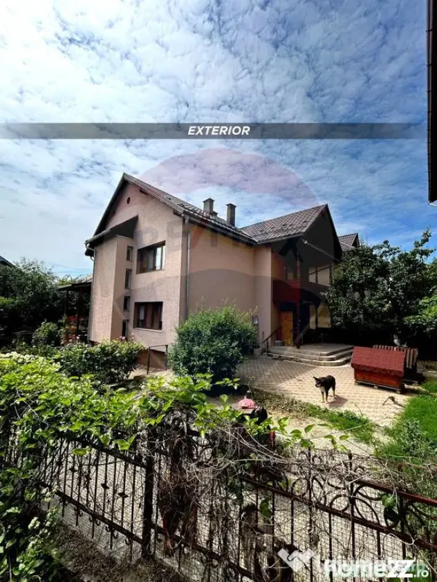Casă individuala, cu 6 camere 250m2/ 423m2 teren zona pa...