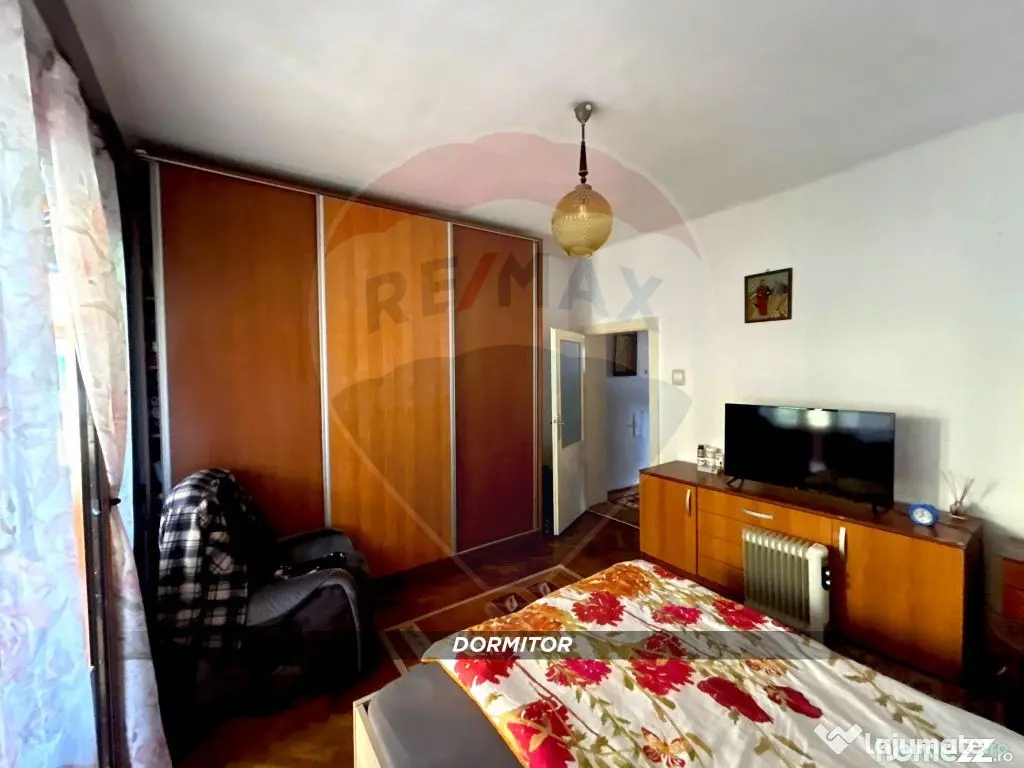Casă individuala, cu 6 camere 250m2/ 423m2 teren zona pa...