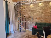 Apartament tip casa cu terasa si curte cu acces separat in M 