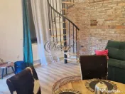 Apartament tip casa cu terasa si curte cu acces separat in M 