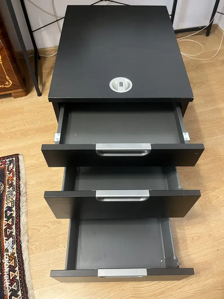 Rollbox/casetiera cu cifru si roti