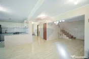 Casă / Vilă de vânzare cu 7 camere, în Haieu 
