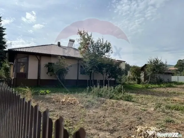 Teren intravilan 676 mp, zonă centrală Măneciu-Unguren...
