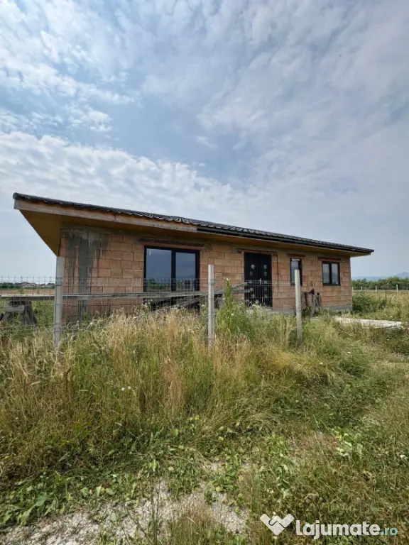 Casă individuală în Recea – 120 mp utili, teren 700 mp,