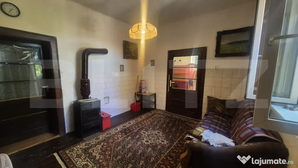 Casa cu 3 dormitoare de vanzare, 95 mp, teren 584 mp, zona C