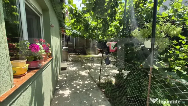 Casa cu 3 dormitoare de vanzare, 95 mp, teren 584 mp, zona C