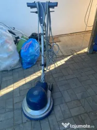 Mașină de curățat și lucteuit pardoseli