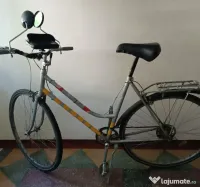 Vând bicicleta vintage de damă cu roți de 28"! 