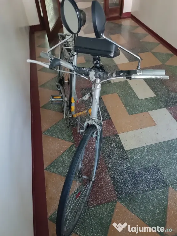 Vând bicicleta vintage de damă cu roți de 28"!