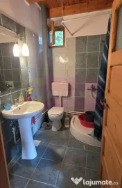 Cabana cu 5 camere de vanzare in Provita 