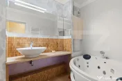 Apartament, 66 mp, mobilat utilat, terasa 11 mp, zona Centra 