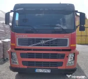 Autocamion Volvo FM 62 RB Schwarzmuller, cu macara hidraulica tip HIAB 