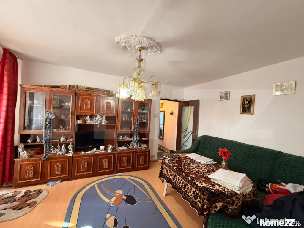 Apartament de 3 camere, semideocomandat, zona Cornitoiu - Craiova (Dolj)
