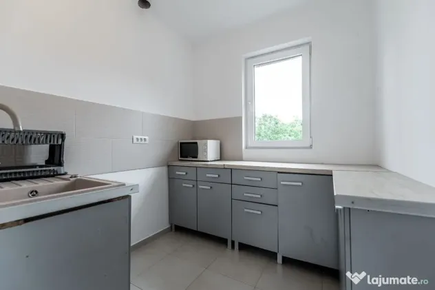 Casa cu potential multiplu cu teren generos pe strada Dun...
