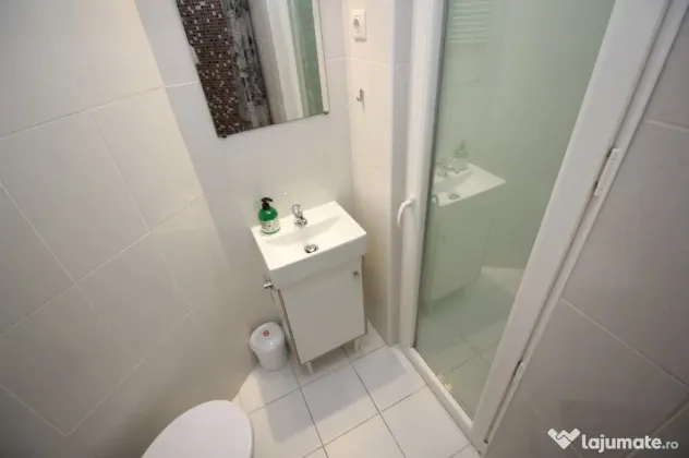 Cișmigiu, vedere parc, garsoneră cu centrală proprie