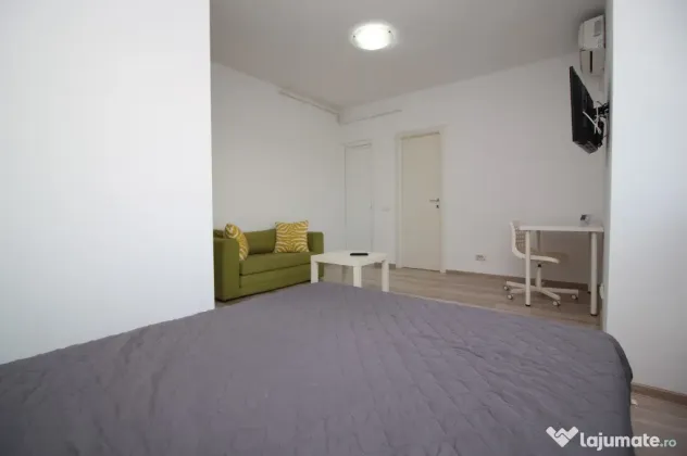 Cișmigiu, vedere parc, garsoneră cu centrală proprie