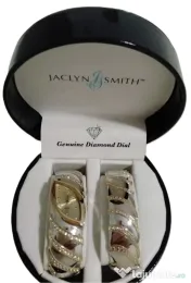 Jaclyn Smith, Set bratara si ceas 