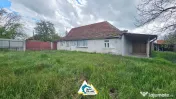 Casă cu 2 camere în stil tradițional, în Iratoșu
