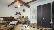 Casă cu 2 camere în stil tradițional, în Iratoșu