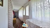 Casă cu 2 camere în stil tradițional, în Iratoșu