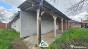 Casă cu 2 camere în stil tradițional, în Iratoșu