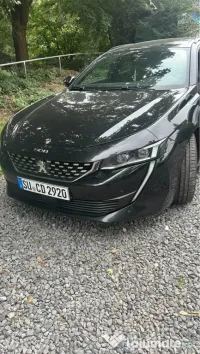 Mașină Peugeot 