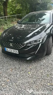 Mașină Peugeot
