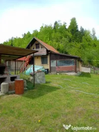 Cabană Mansardată de Vânzare în Lepșa – Priveliște Superbă și Liniște 