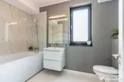 Casă / Vilă cu 4 camere de vânzare Tunari 