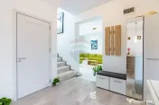 Casă / Vilă cu 4 camere de vânzare Tunari 