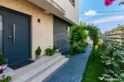 Casă / Vilă cu 4 camere de vânzare Tunari 