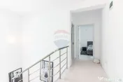 Casă / Vilă cu 4 camere de vânzare Tunari 