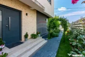 Casă / Vilă cu 4 camere de vânzare Tunari 
