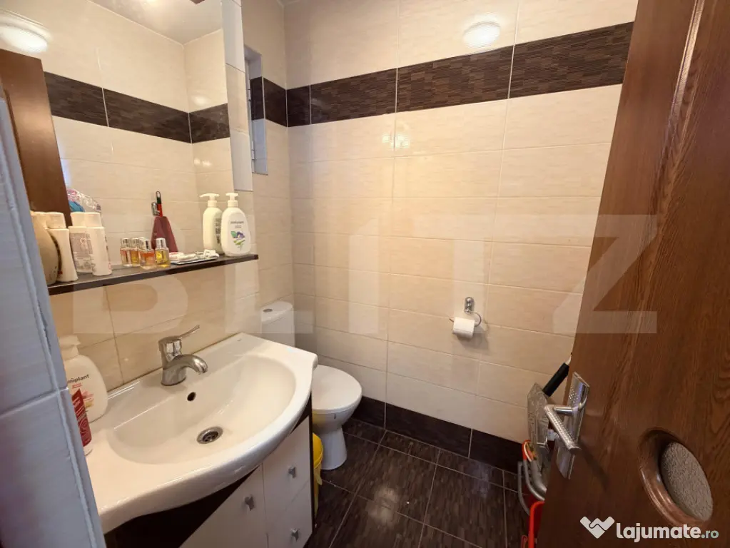 Apartament 2 camere, 50 mp, parter, complet renovat,zona Lic