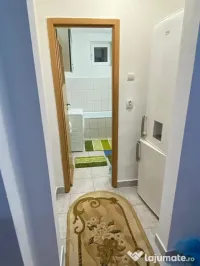 Închiriez garsoniera 