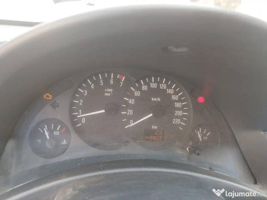 Autoturism Opel Corsa C (hatchback), 1.0 i (benzină), 2001