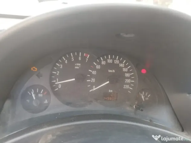 Autoturism Opel Corsa C (hatchback), 1.0 i (benzină), 2001