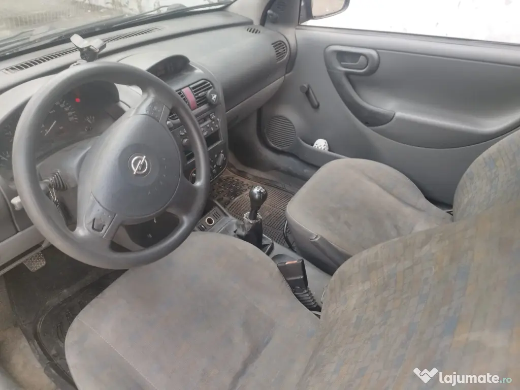 Autoturism Opel Corsa C (hatchback), 1.0 i (benzină), 2001