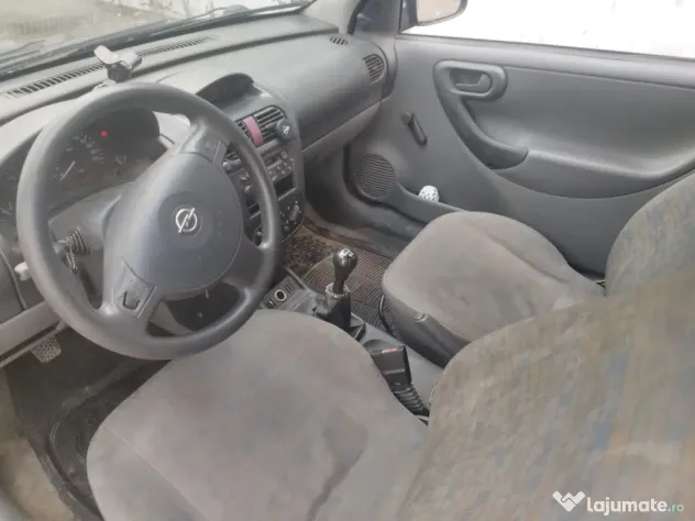 Autoturism Opel Corsa C (hatchback), 1.0 i (benzină), 2001