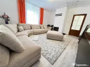 Apartament premium 3 camere cu teras#259; #537;i curte propr