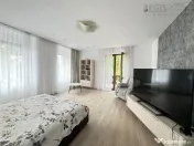 Apartament premium 3 camere cu teras#259; #537;i curte propr